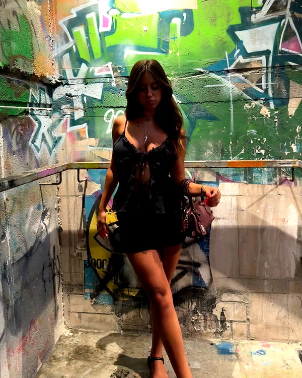 gal_laniado instagram image archive image