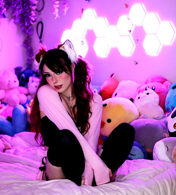 garden.variety.egirl instagram image archive image