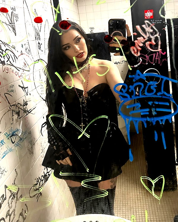 garden.variety.egirl instagram image archive image