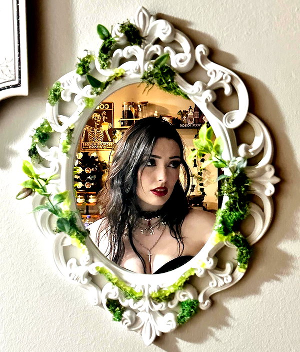 garden.variety.egirl instagram image archive image