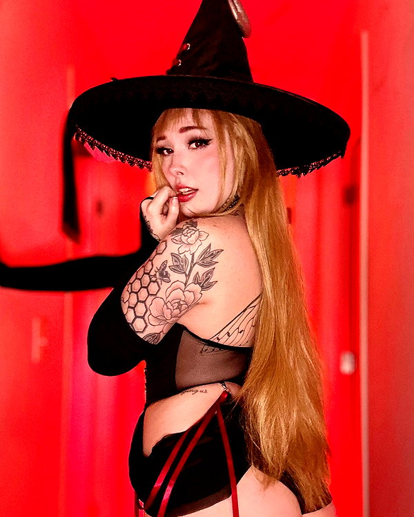 garden.variety.egirl instagram image archive image