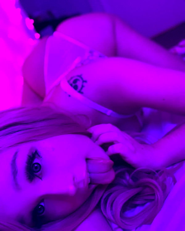 glizzygobblerx instagram image archive image