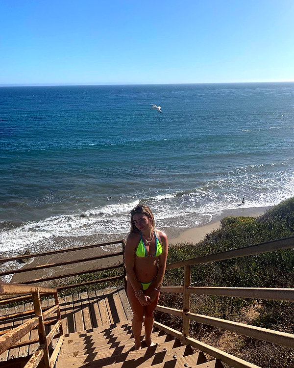 haileyy.ramirez instagram image archive image