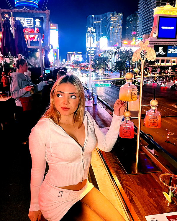 haileyy.ramirez instagram image archive image