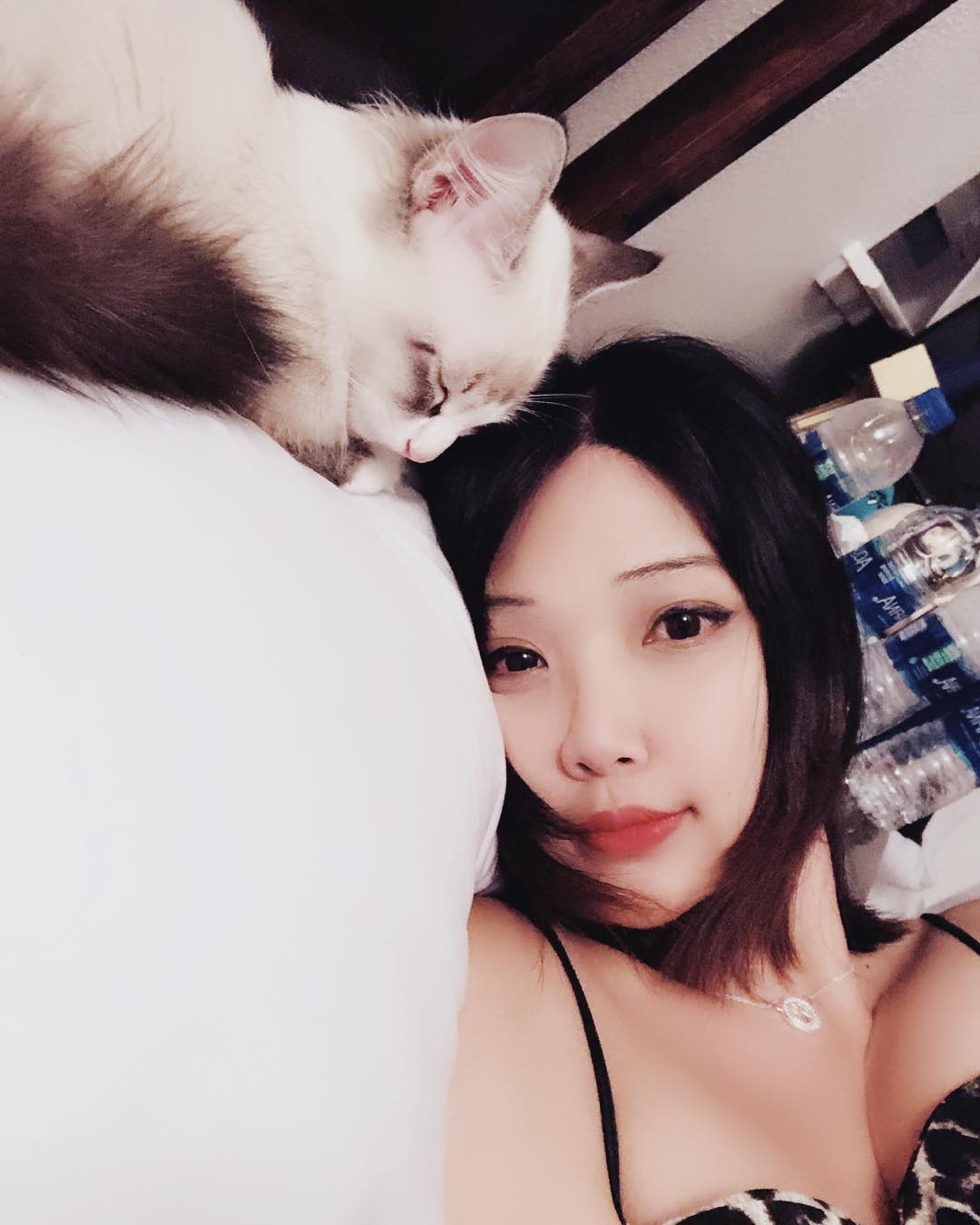 hana.bunny_bunny instagram image archive image