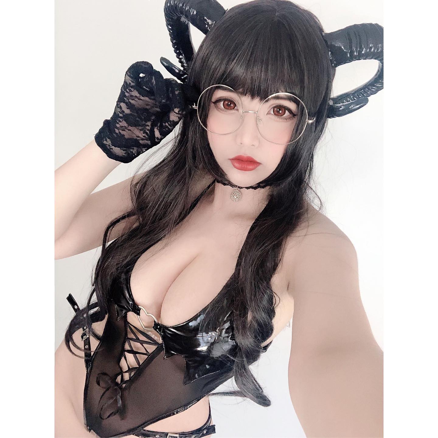 hana.bunny_bunny instagram image archive image