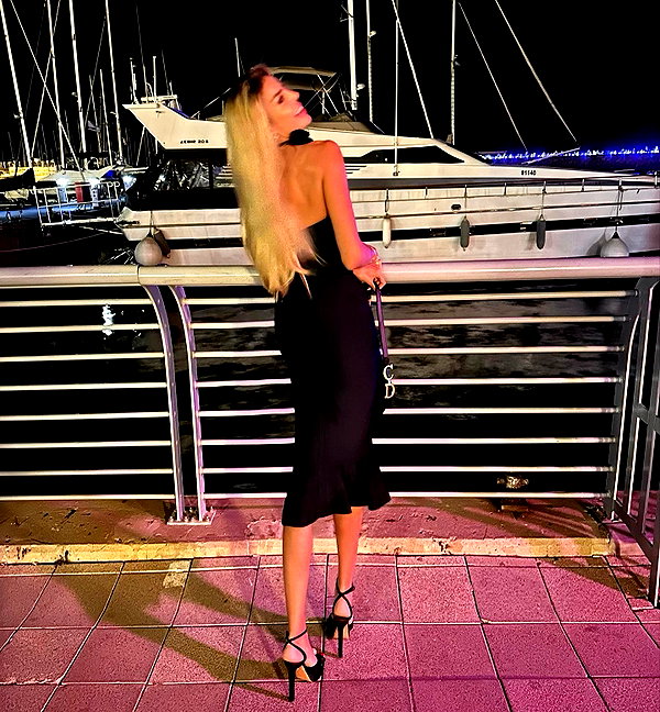 hani_bartov instagram image archive image