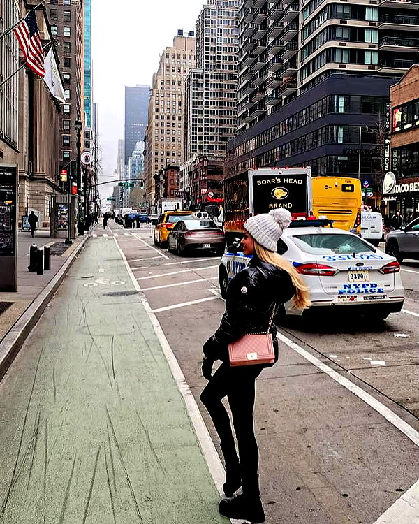 hani_bartov instagram image archive image