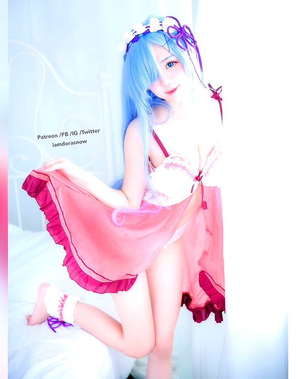 iamdorasnow instagram image archive image