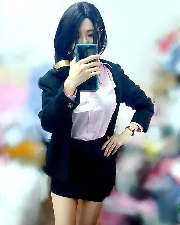 iamdorasnow instagram image archive image