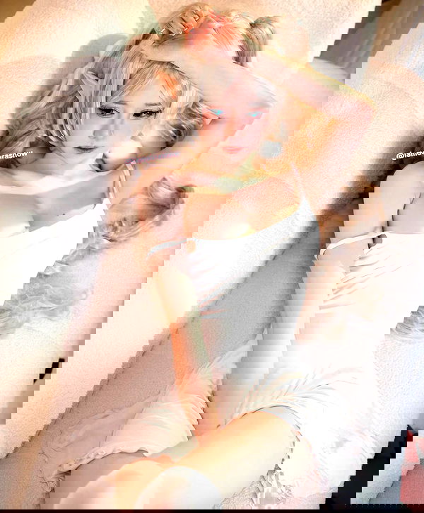 iamdorasnow iamdorasnow archive image