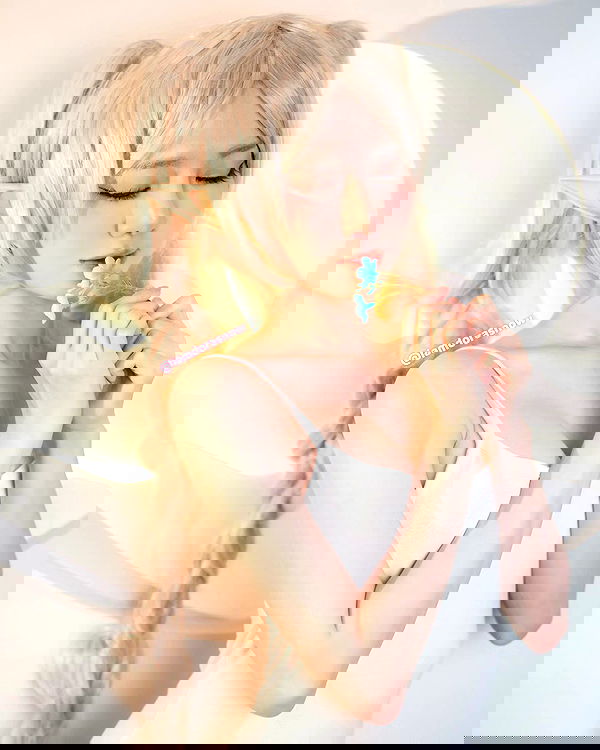 iamdorasnow iamdorasnow archive image