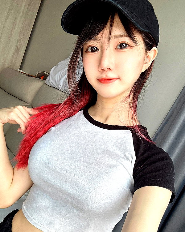 iamdorasnow instagram image archive image