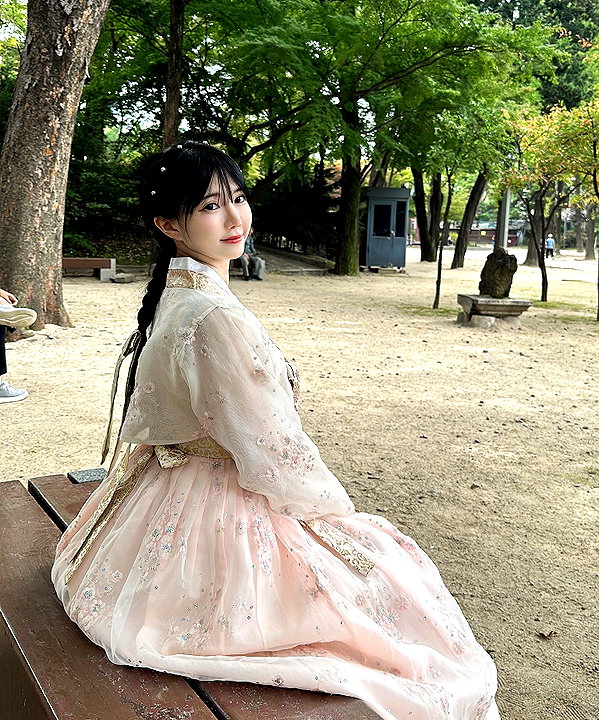 iamdorasnow instagram image archive image