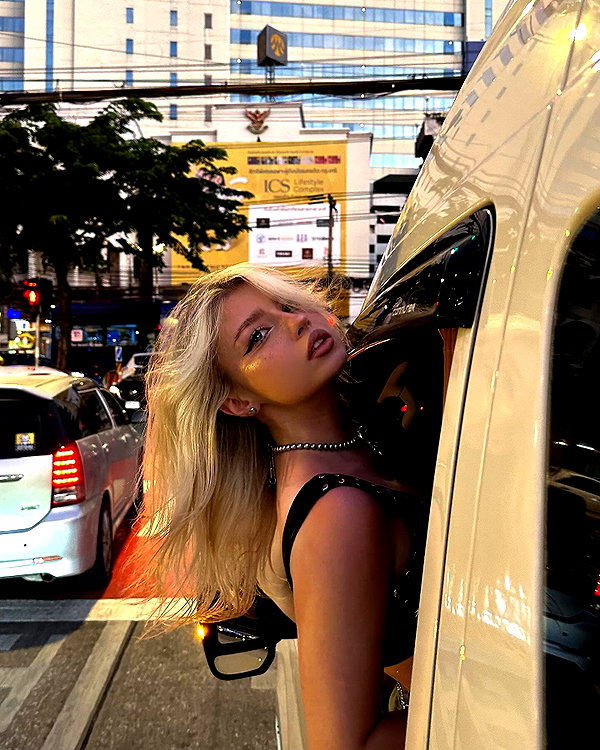 im_katesi instagram image archive image