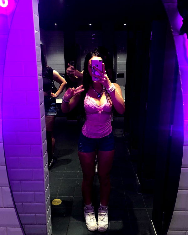 its_.annika instagram image archive image