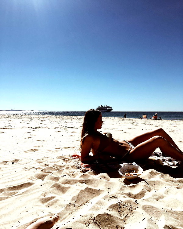 itshollynewton instagram image archive image