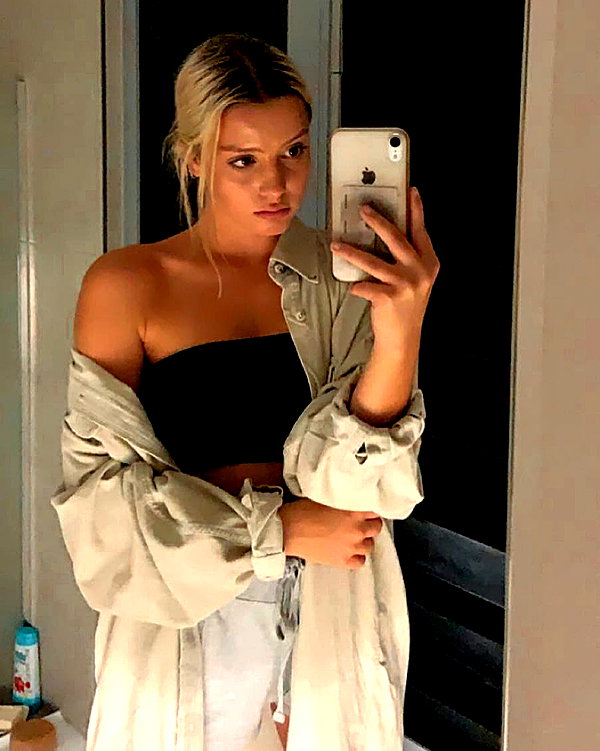 itshollynewton instagram image archive image