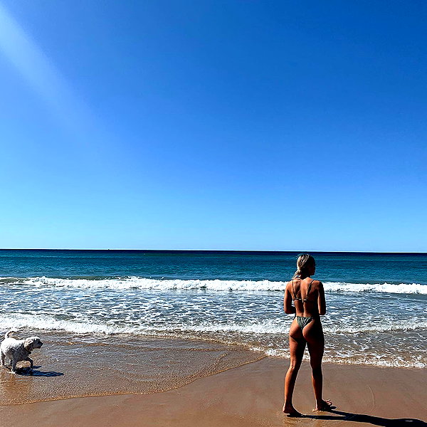 itshollynewton instagram image archive image