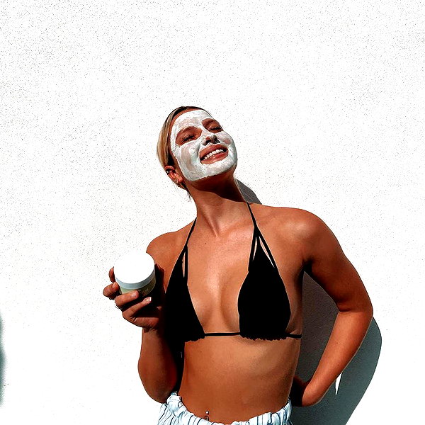 itshollynewton instagram image archive image
