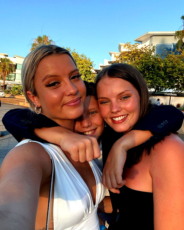 itshollynewton instagram image archive image