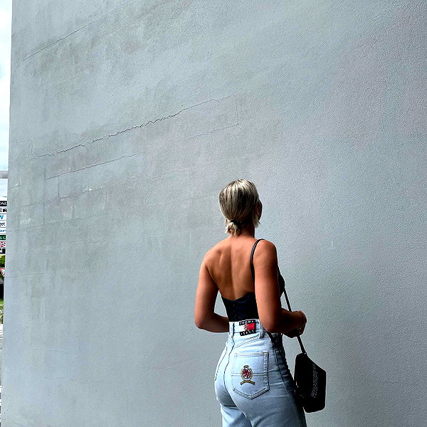 itshollynewton instagram image archive image
