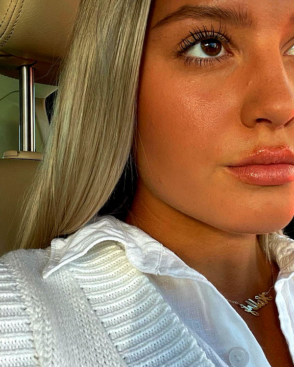 itshollynewton instagram image archive image