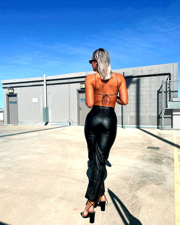 itshollynewton instagram image archive image