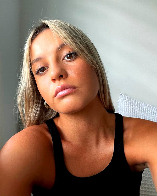 itshollynewton instagram image archive image
