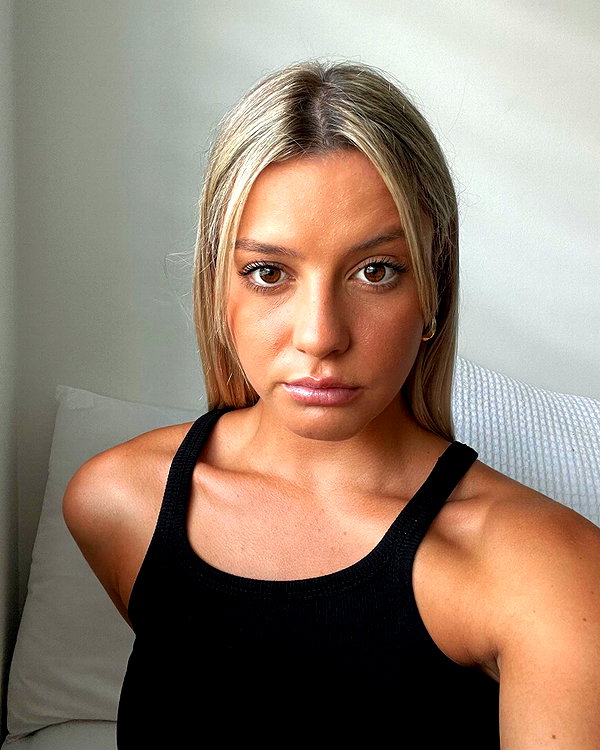 itshollynewton instagram image archive image