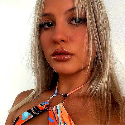 itshollynewton instagram image archive image
