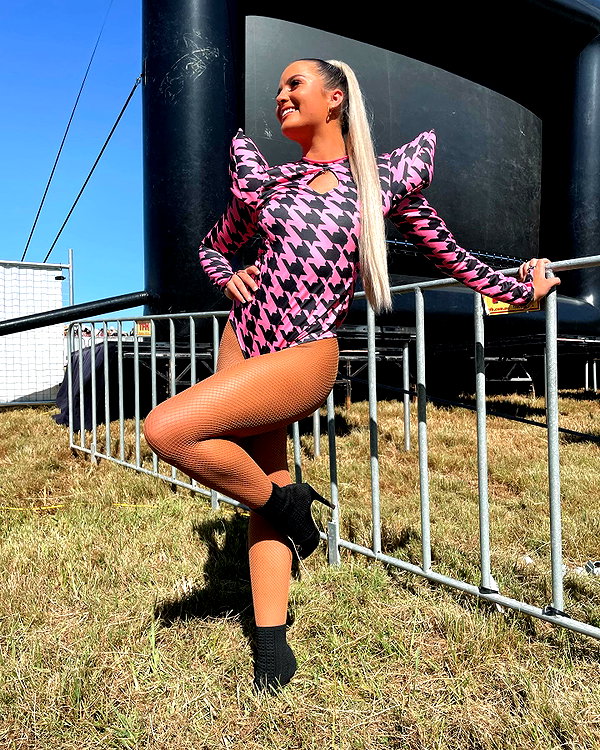 itshollynewton instagram image archive image