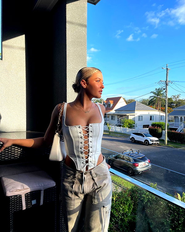 itshollynewton instagram image archive image