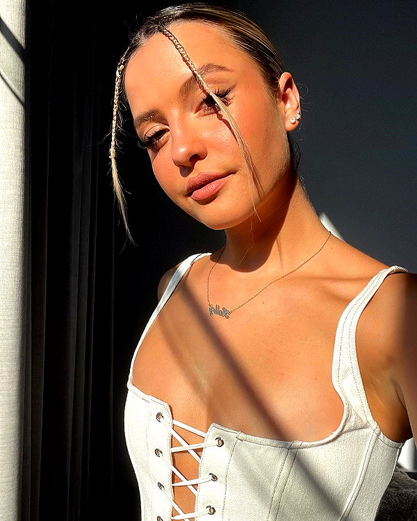 itshollynewton instagram image archive image
