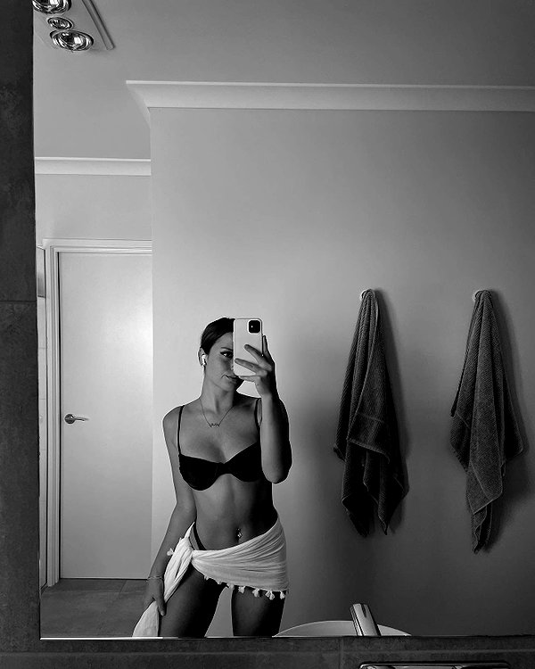 itshollynewton instagram image archive image