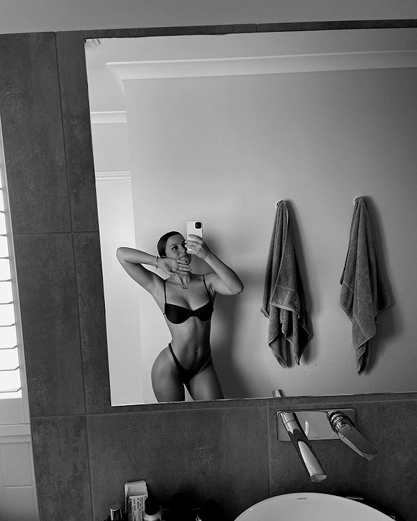 itshollynewton instagram image archive image