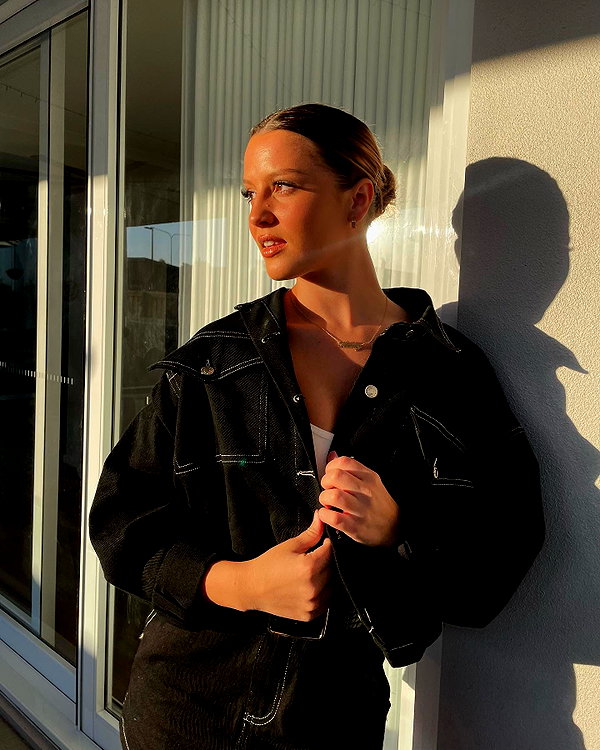 itshollynewton instagram image archive image