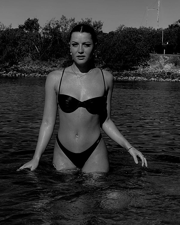 itshollynewton instagram image archive image