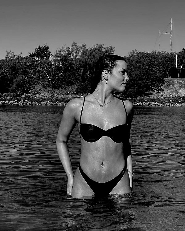 itshollynewton instagram image archive image