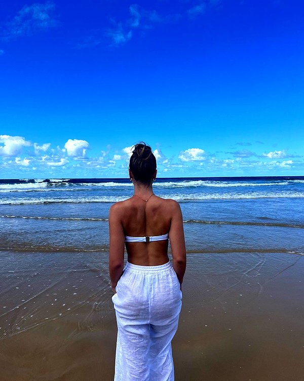 itshollynewton instagram image archive image