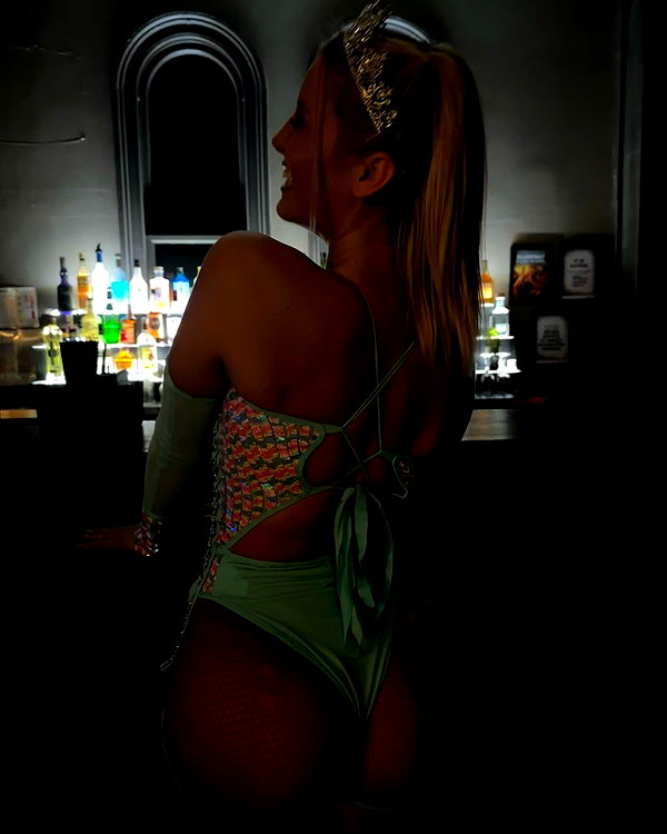 itshollynewton instagram image archive image