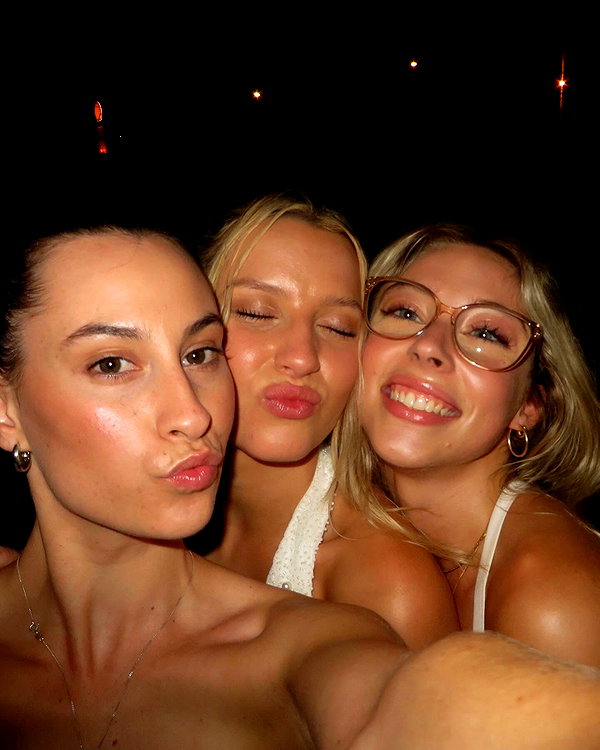 itshollynewton instagram image archive image