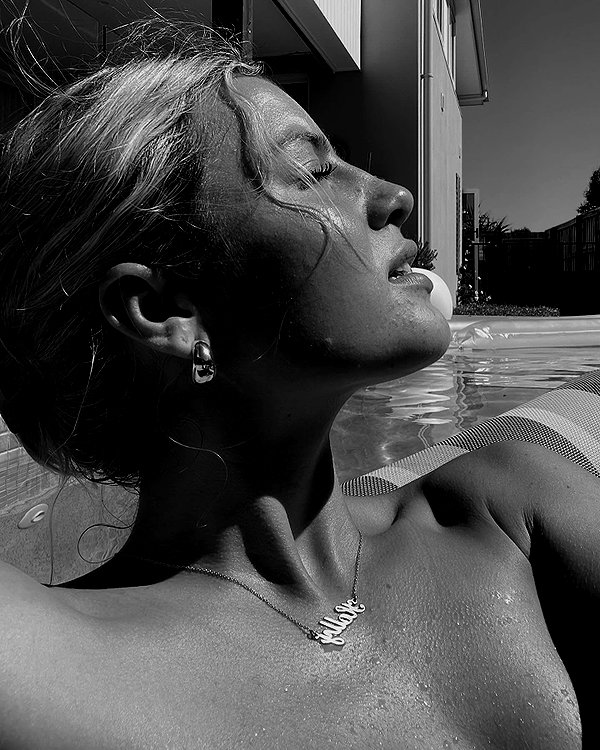 itshollynewton instagram image archive image