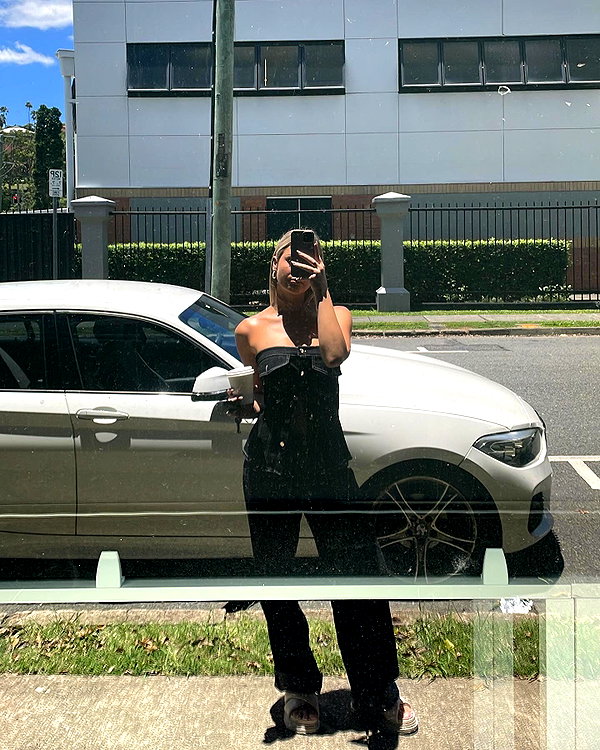 itshollynewton instagram image archive image