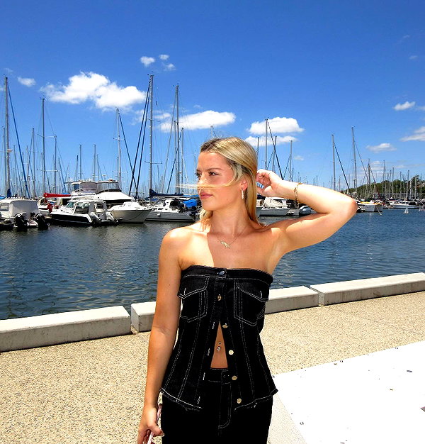 itshollynewton instagram image archive image