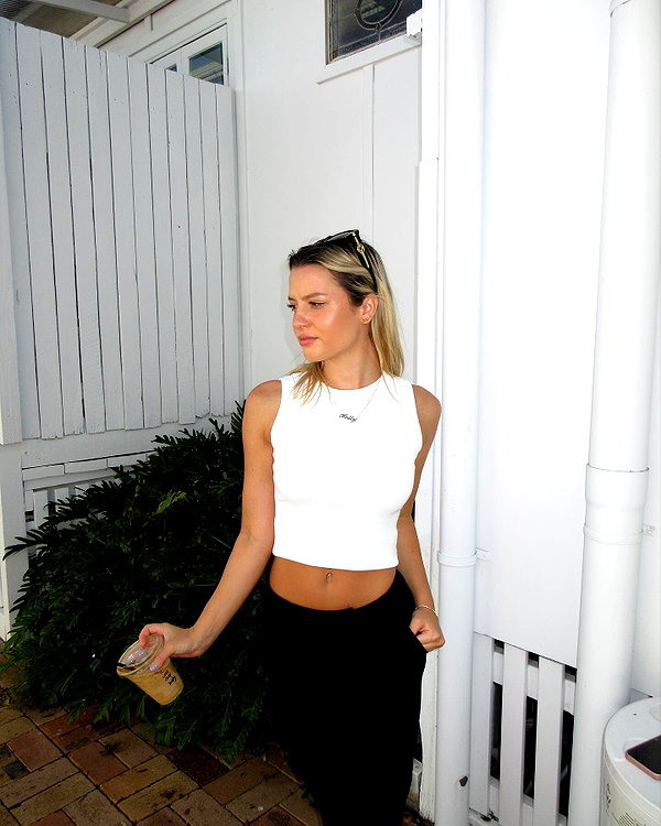 itshollynewton instagram image archive image