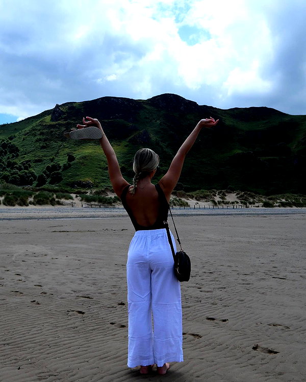 itshollynewton instagram image archive image
