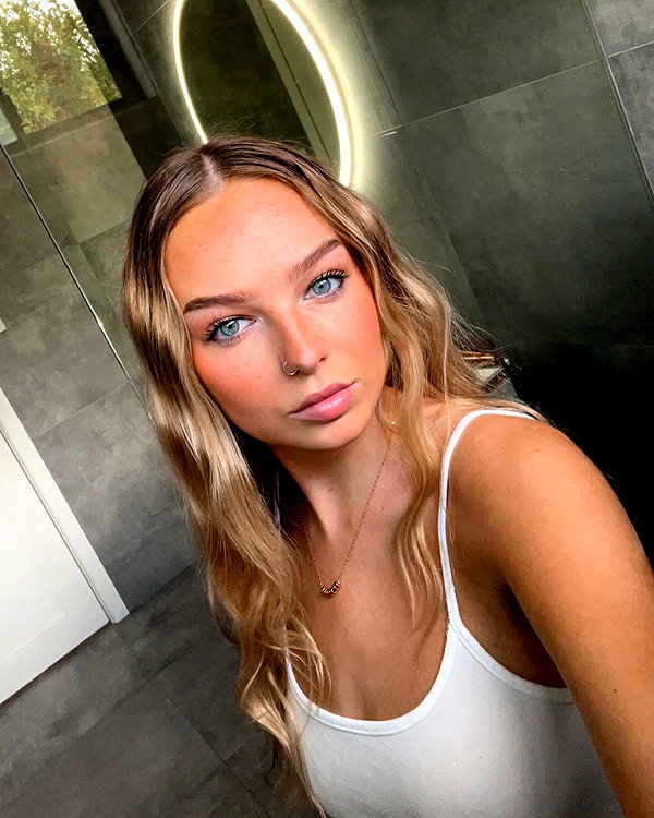 izzyyross__ instagram image archive image