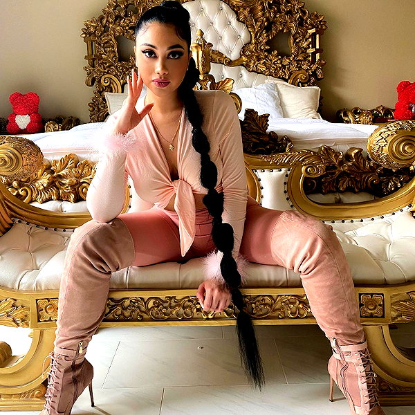 jailyneojeda instagram image archive image