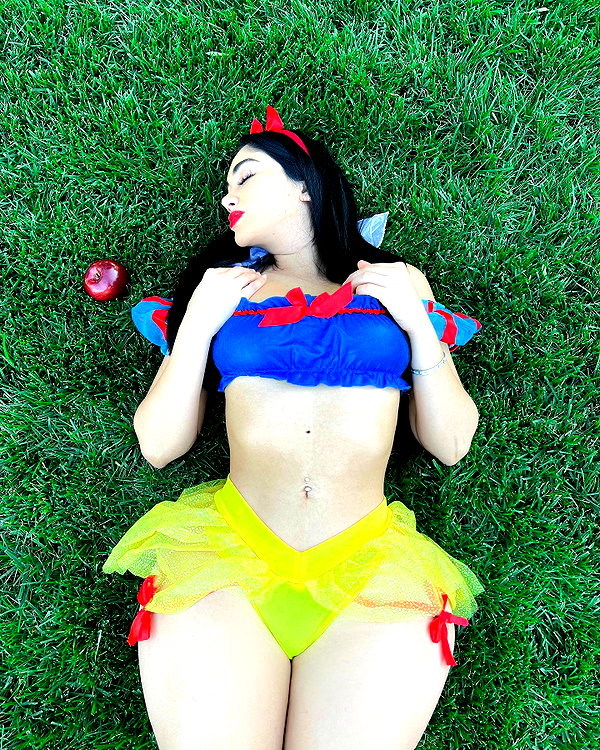 jailyneojeda instagram image archive image